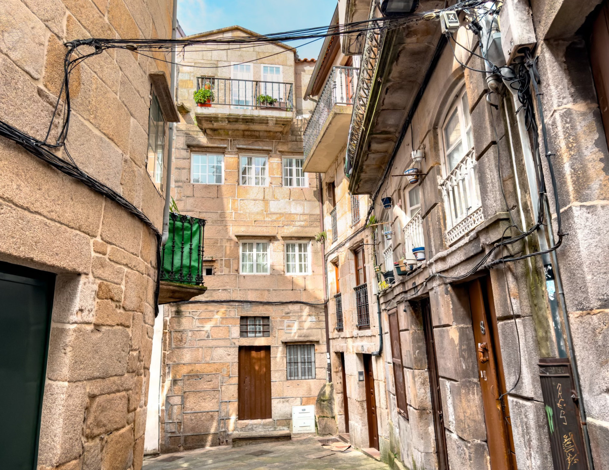 Vigo Travel Guide (11).png